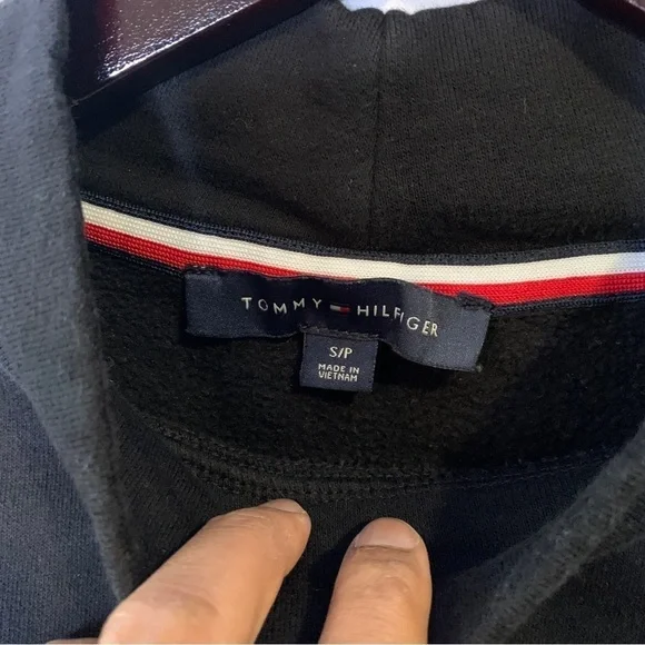 Tommy Hilfiger Women’s Long Sleeve Cropped Sweater Size Small - Picture 5 of 9